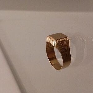 Gold man's ring 14K